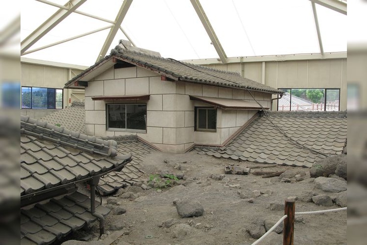 Unzen-dake Disaster Memorial Hall (Gamadasu Dome) 3