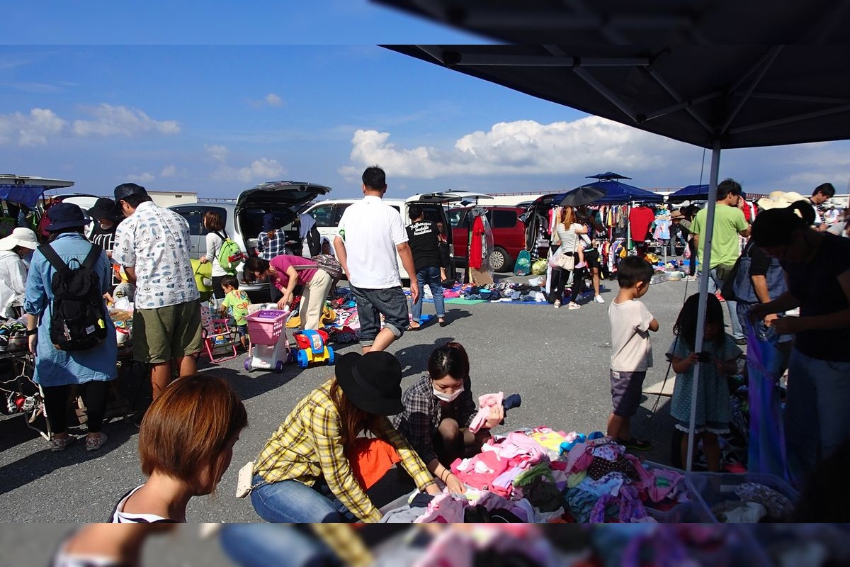 Camp Courtney 美軍基地フリー市場