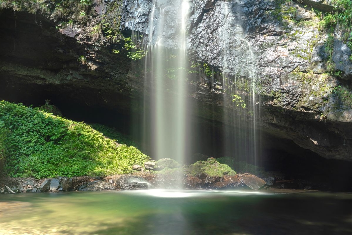 Yaetaki Falls (Ryuzu Yaetaki)
