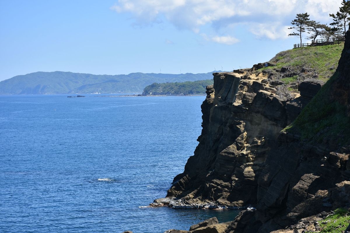 Yase no Gake Cliffs