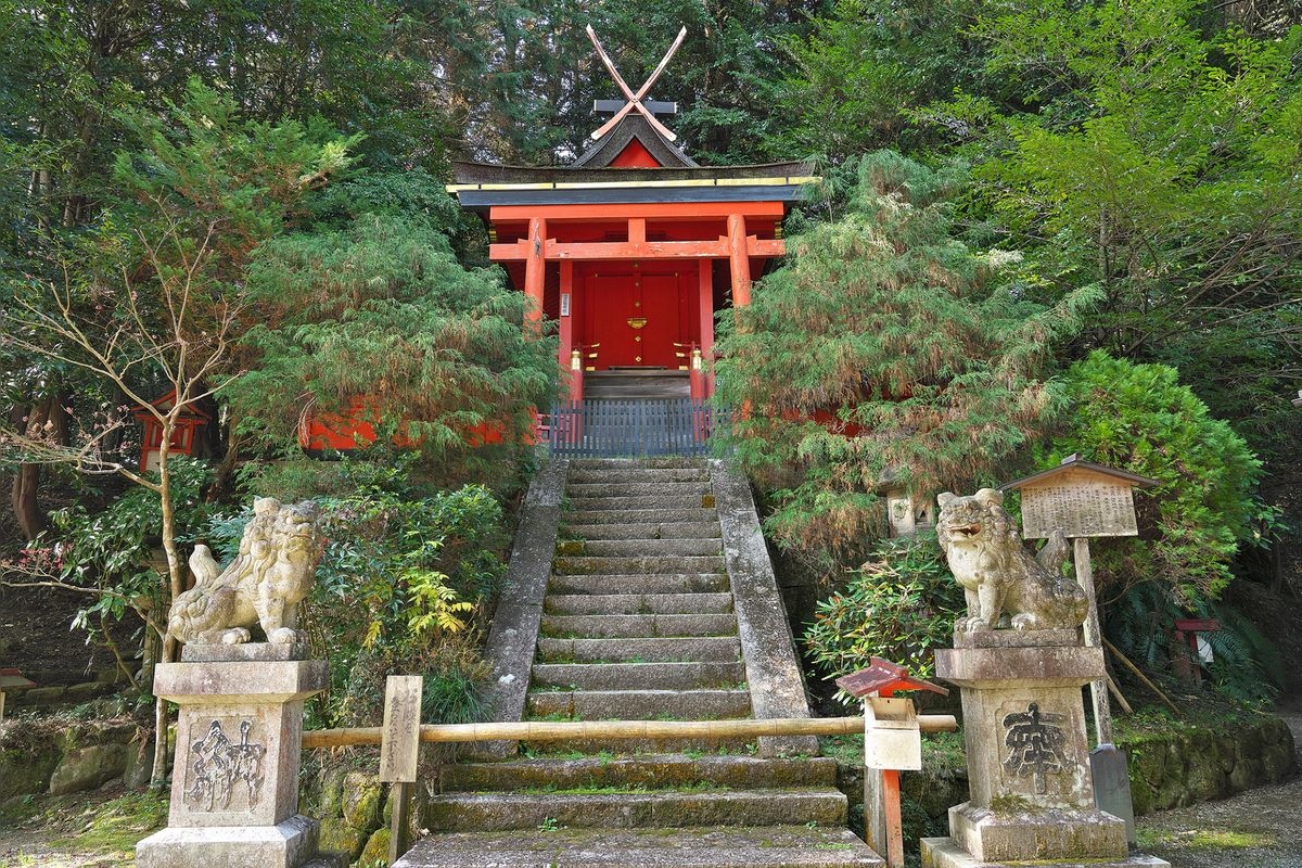 Yashiboyamaguchi Jinja Shrine