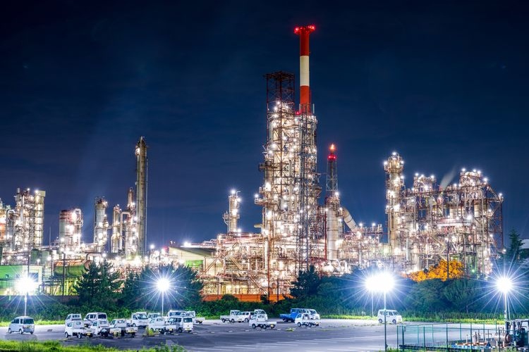 Paysage Nocturne des Complexes Industriels de Yokkaichi (Shiohama)